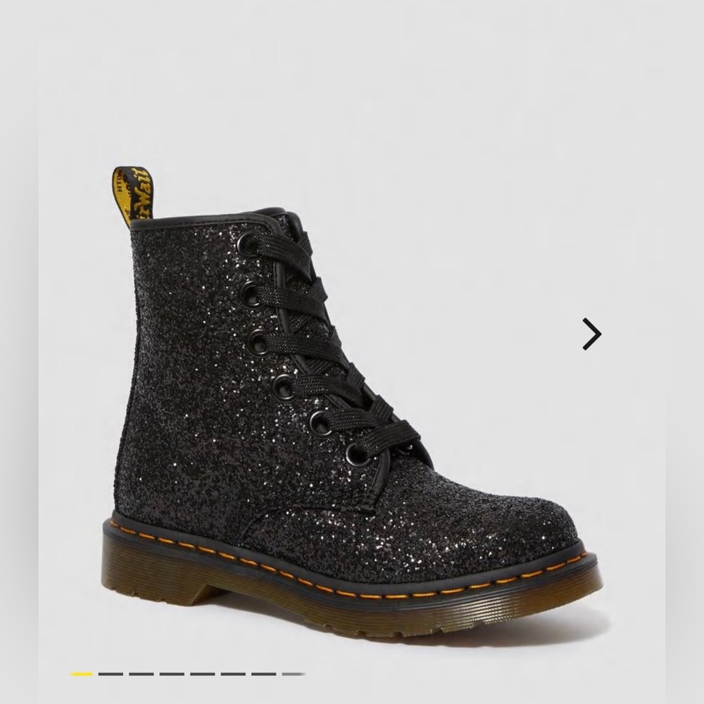 NWOT 1460 Black Chunky Glitter Lace Up Boots